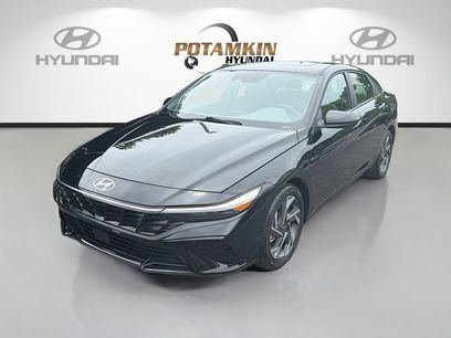 Certified 2025 Hyundai Elantra SEL w/ Cargo Package