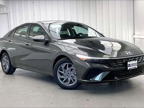 New 2026 Hyundai Elantra Hybrid FWD image 20