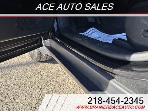Used 2020 Jeep Cherokee Trailhawk w/ Cold Weather Group image 10