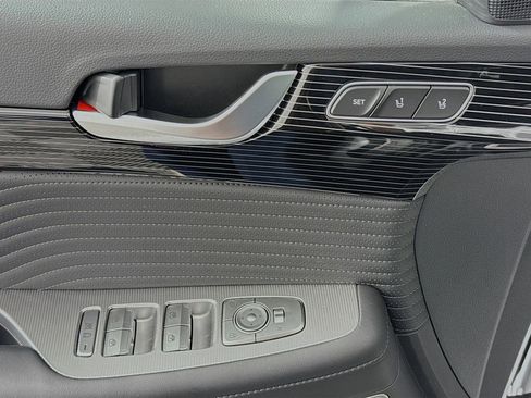 Used 2025 Hyundai Palisade Calligraphy AWD/4WD image 17