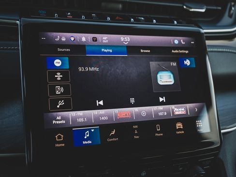 Used 2022 Jeep Grand Cherokee Limited 4xe image 22