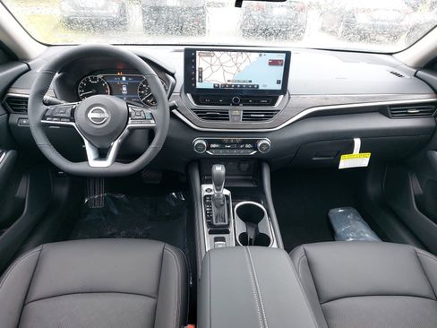 Used 2025 Nissan Altima 2.5 SL FWD image 27