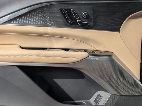 Certified 2024 Cadillac Lyriq Luxury w/ Nappa Leather Package AWD/4WD image 45
