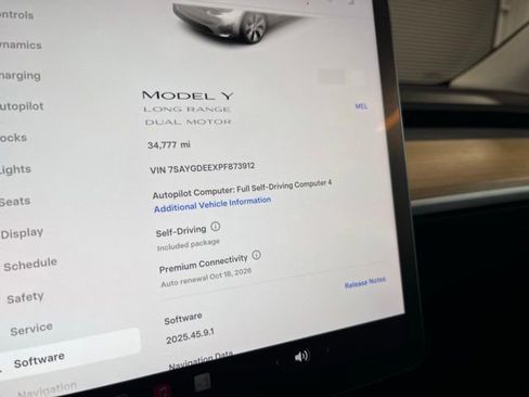 Used 2023 Tesla Model Y Long Range AWD/4WD image 26