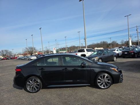 Certified 2022 Toyota Corolla SE image 3