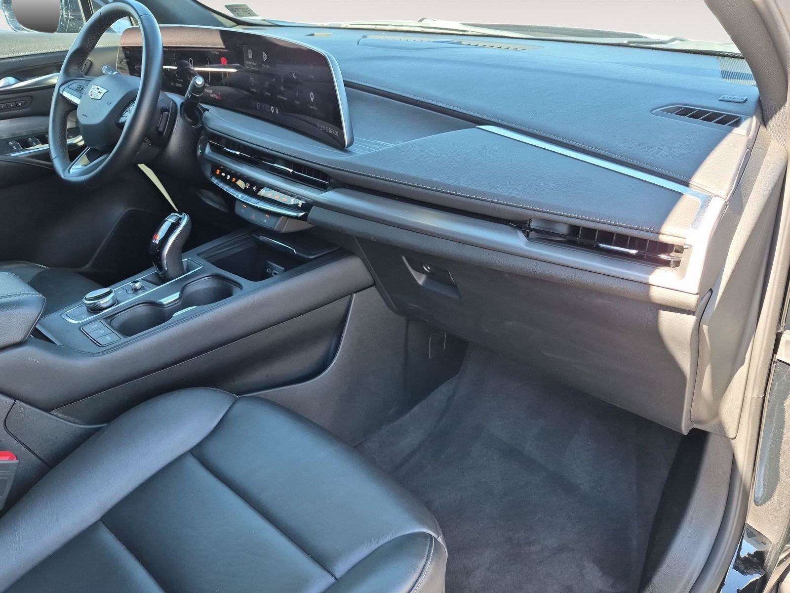 Used 2025 Cadillac XT4 Premium Luxury AWD/4WD image 19