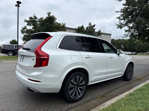 Used 2021 Volvo XC90 T5 Momentum w/ Climate Package AWD/4WD image 5