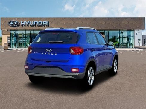New 2026 Hyundai Venue SEL FWD image 7
