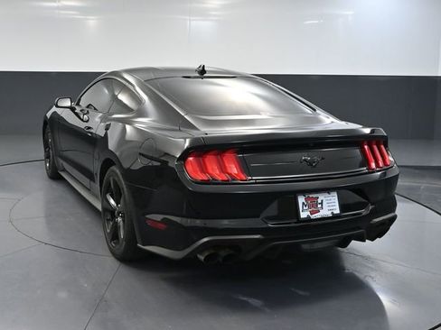 Used 2022 Ford Mustang Coupe RWD image 9