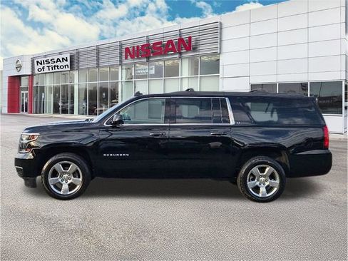 Used 2019 Chevrolet Suburban LT image 5