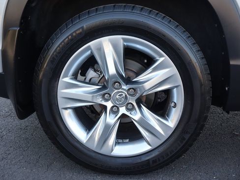 Used 2014 Toyota Highlander Limited FWD image 45