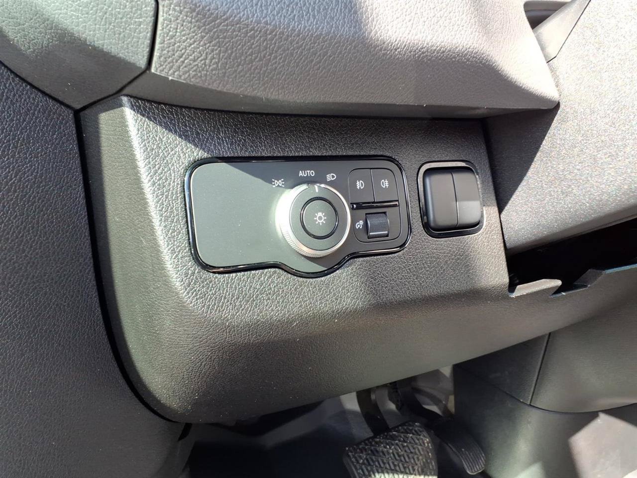 Used 2025 Mercedes-Benz Sprinter 2500 image 19