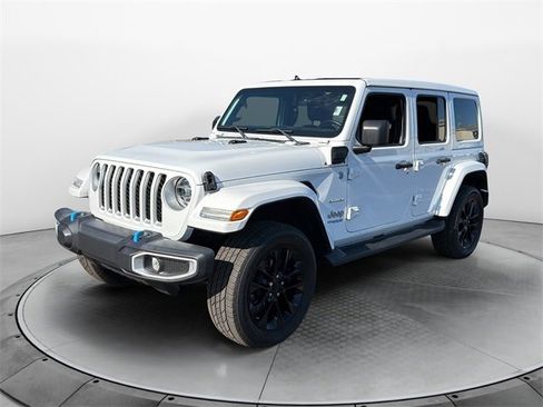 Used 2022 Jeep Wrangler Unlimited Sahara w/ Cold Weather Group image 3