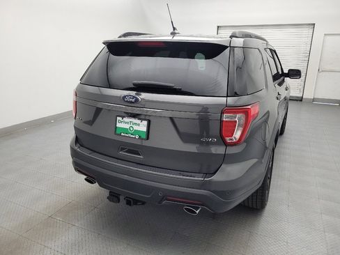 Used 2018 Ford Explorer XLT w/ Equipment Group 202A AWD/4WD image 7
