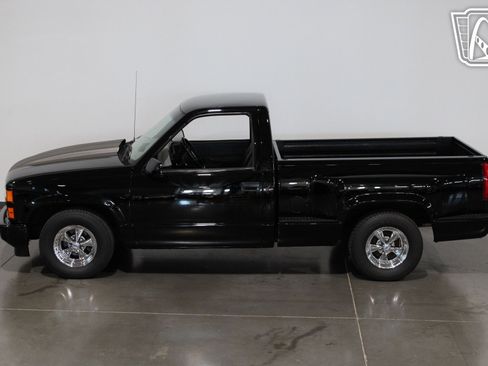Used 1990 Chevrolet Silverado 1500 2WD Regular Cab image 11