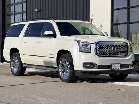 Used 2015 GMC Yukon XL SLT w/ Open Road Package image 4