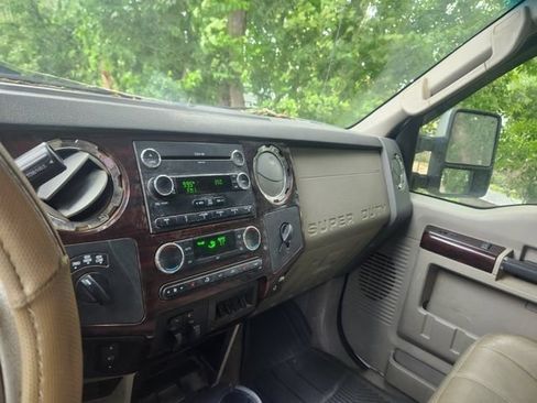 Used 2010 Ford F250 Lariat AWD/4WD image 4
