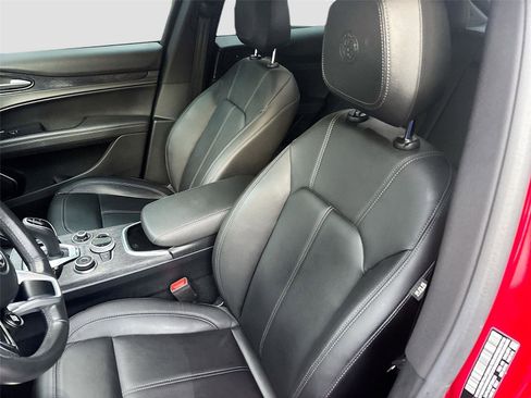 Used 2023 Alfa Romeo Stelvio Sprint image 24