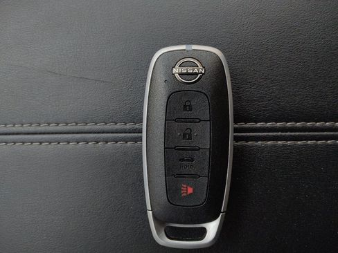 Used 2025 Nissan Sentra SV FWD image 32