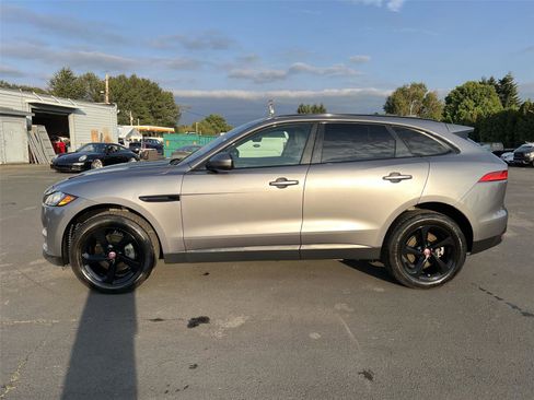 Used 2020 Jaguar F-PACE Prestige image 4