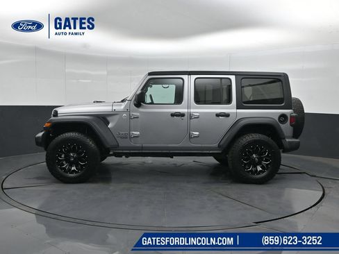Used 2018 Jeep Wrangler Unlimited Sport AWD/4WD image 7