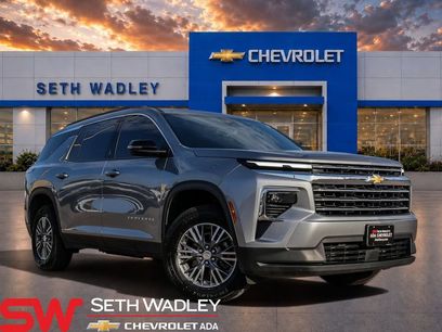 Used 2025 Chevrolet Traverse LT