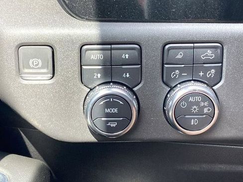 Used 2025 GMC Sierra 1500 SLT w/ SLT Premium Package image 14