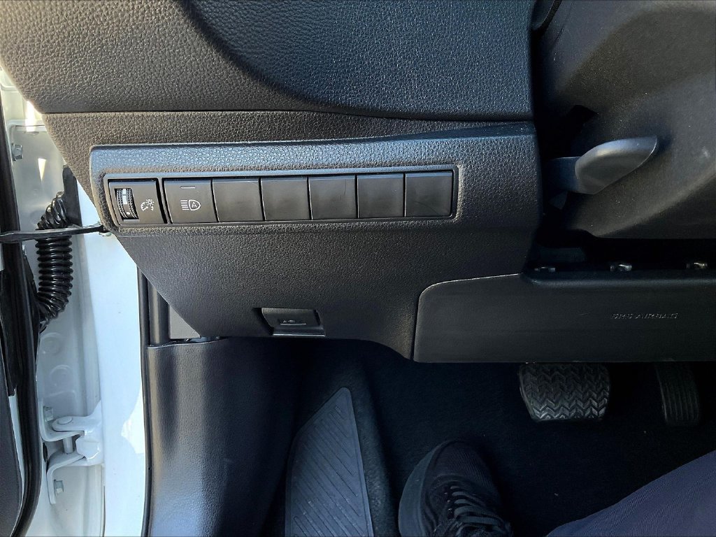 Used 2026 Toyota Corolla SE FWD image 17