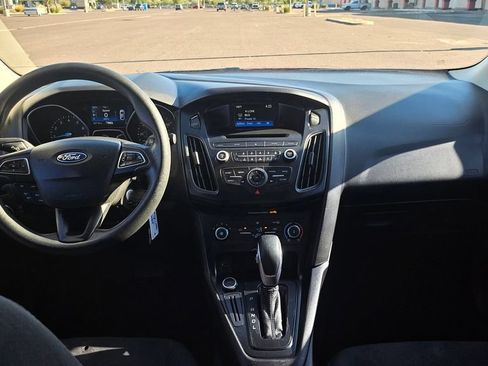 Used 2017 Ford Focus SE FWD image 28