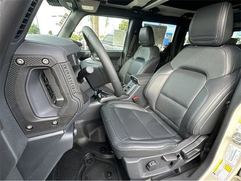 New 2025 Ford Bronco Badlands image 12
