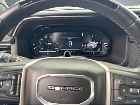 Used 2024 GMC Yukon Denali w/ Advanced Technology Package image 16