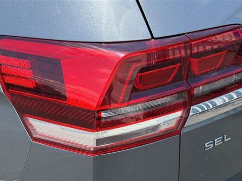 Used 2018 Volkswagen Atlas SEL AWD/4WD image 12