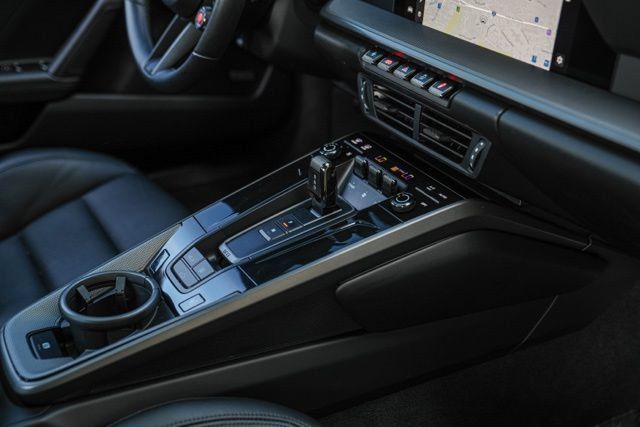 Used 2025 Porsche 911 Carrera RWD image 34