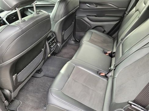 New 2025 Jeep Grand Cherokee Altitude image 16