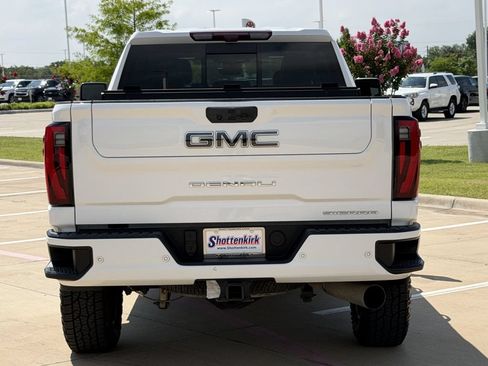 Used 2024 GMC Sierra 2500 Denali Ultimate AWD/4WD image 5