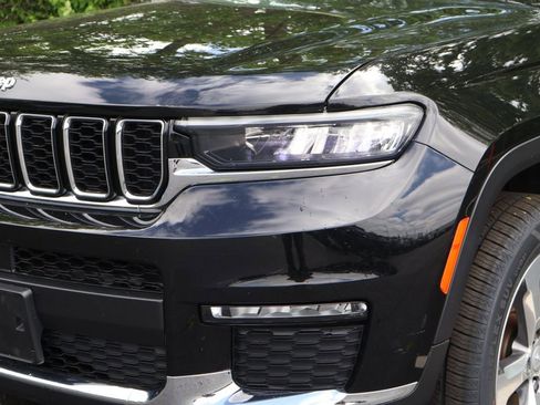 Used 2022 Jeep Grand Cherokee L Limited AWD/4WD image 3