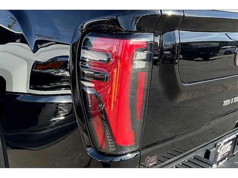 Used 2024 GMC Sierra 2500 AT4 w/ AT4 Premium Plus Package image 24
