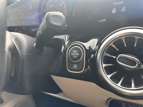 Used 2025 Mercedes-Benz GLA 250 image 20