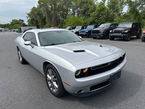 Used 2020 Dodge Challenger SXT w/ Driver Convenience Group AWD/4WD image 9