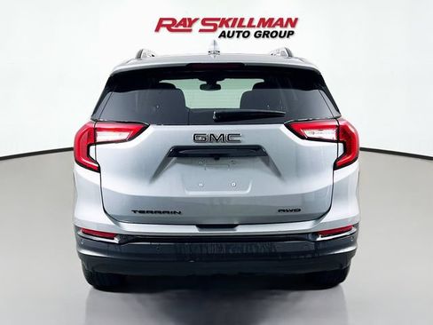 Used 2024 GMC Terrain SLE w/ Driver Convenience Package AWD/4WD image 3