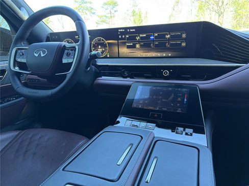 Used 2025 INFINITI QX80 Autograph AWD/4WD image 3