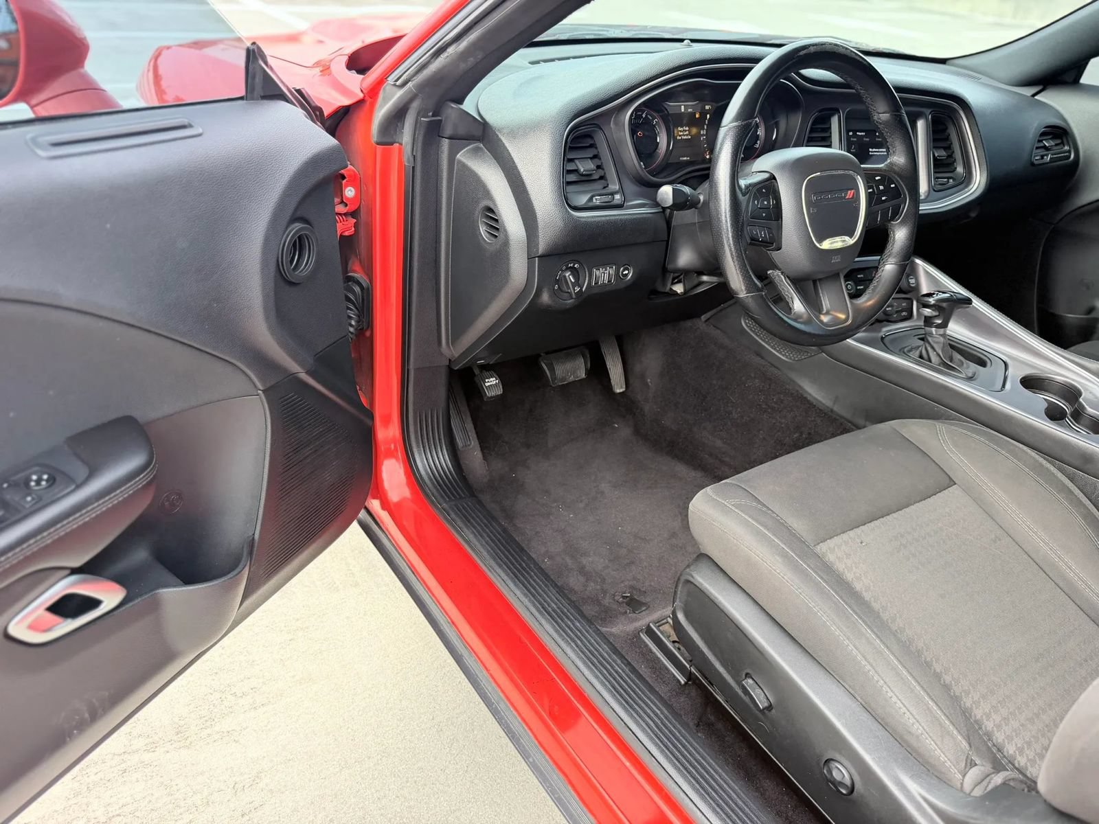 Used 2018 Dodge Challenger R/T w/ Driver Convenience Group RWD image 18