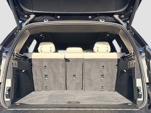 Used 2025 BMW X5 sDrive40i w/ Executive Package image 12