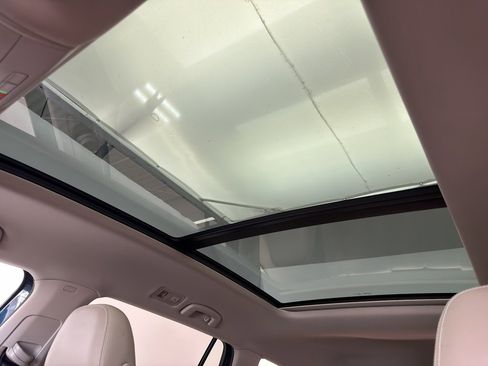 Certified 2023 Volkswagen Atlas SE w/ Panoramic Sunroof Package image 24