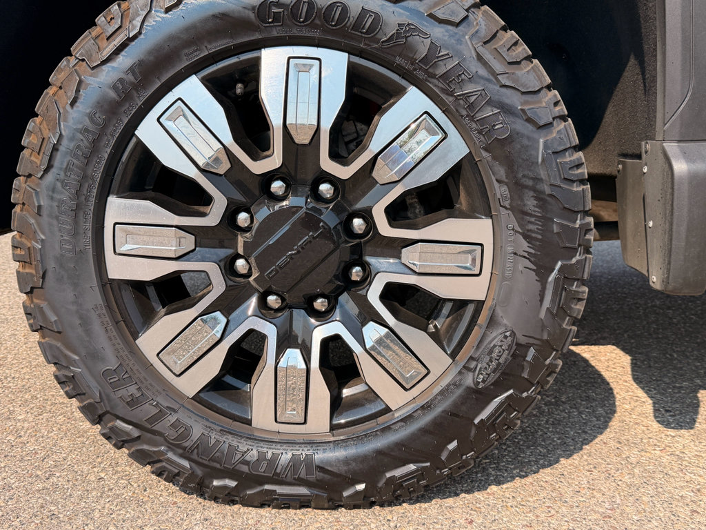 Used 2025 GMC Sierra 3500 Denali w/ Denali Reserve Package AWD/4WD image 31