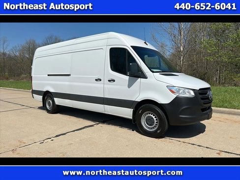 Used 2022 Mercedes-Benz Sprinter 2500 image 1