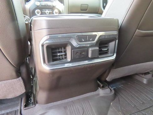 Used 2019 GMC Sierra 1500 Denali w/ Denali Ultimate Package AWD/4WD image 18