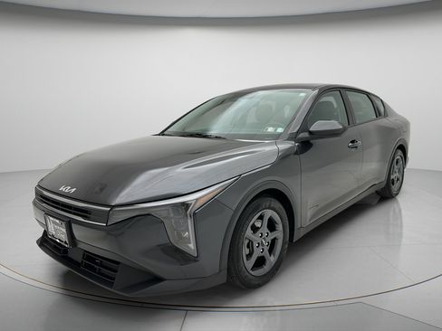 Used 2025 Kia K4 LXS FWD image 3
