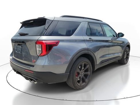 Used 2024 Ford Explorer ST w/ Equipment Group 401A AWD/4WD image 2