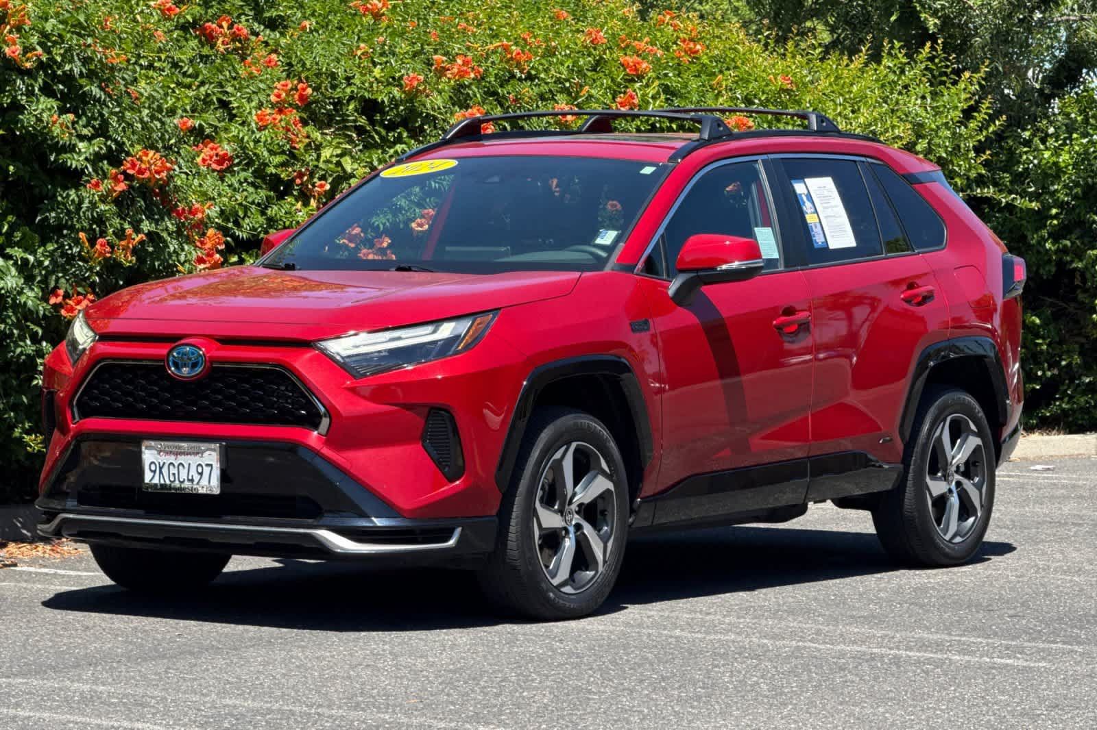 Used 2024 Toyota RAV4 SE w/ Weather & Moonroof Package AWD/4WD image 7